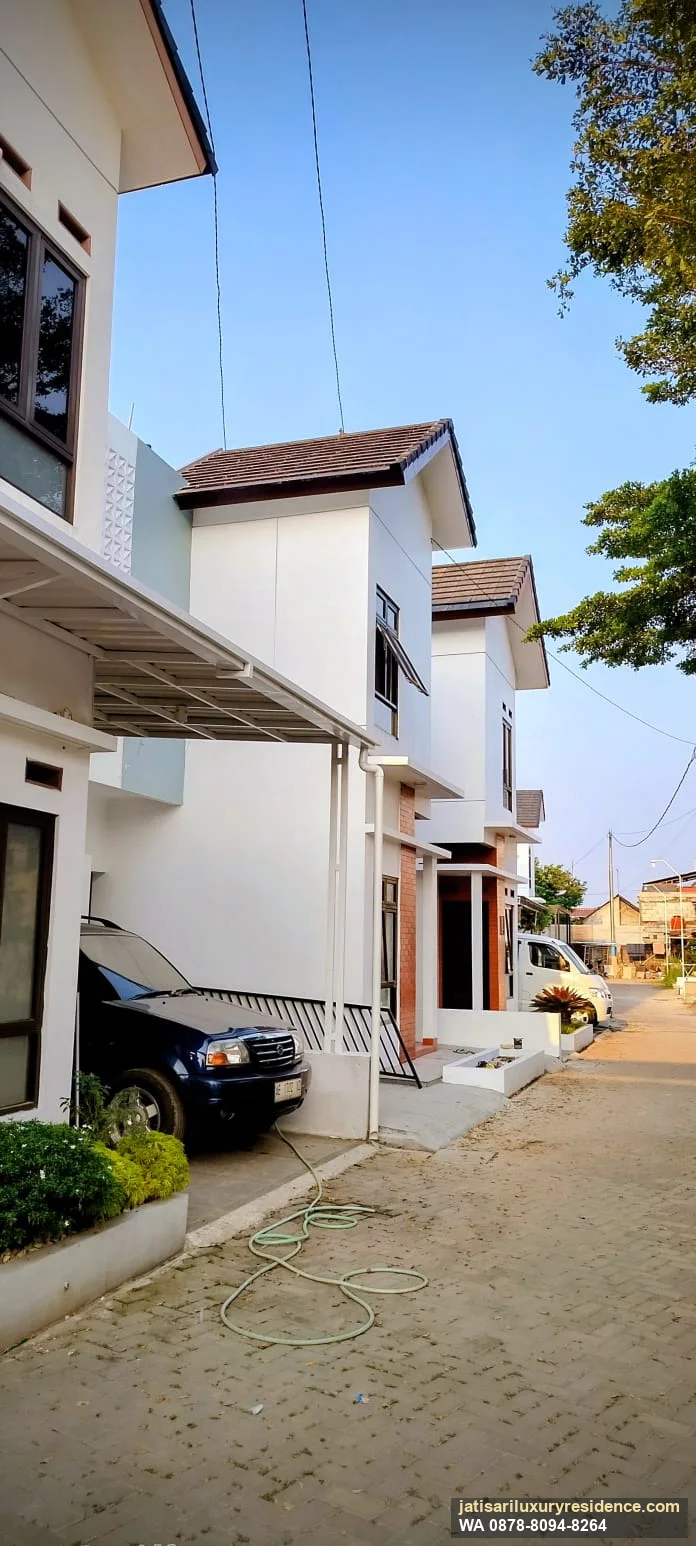 Carport rumah Perumahan Jatisari Luxury Residence