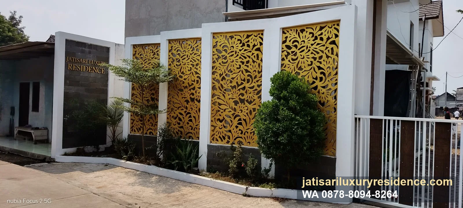 Gerbang Perumahan Jatisari Luxury Residence