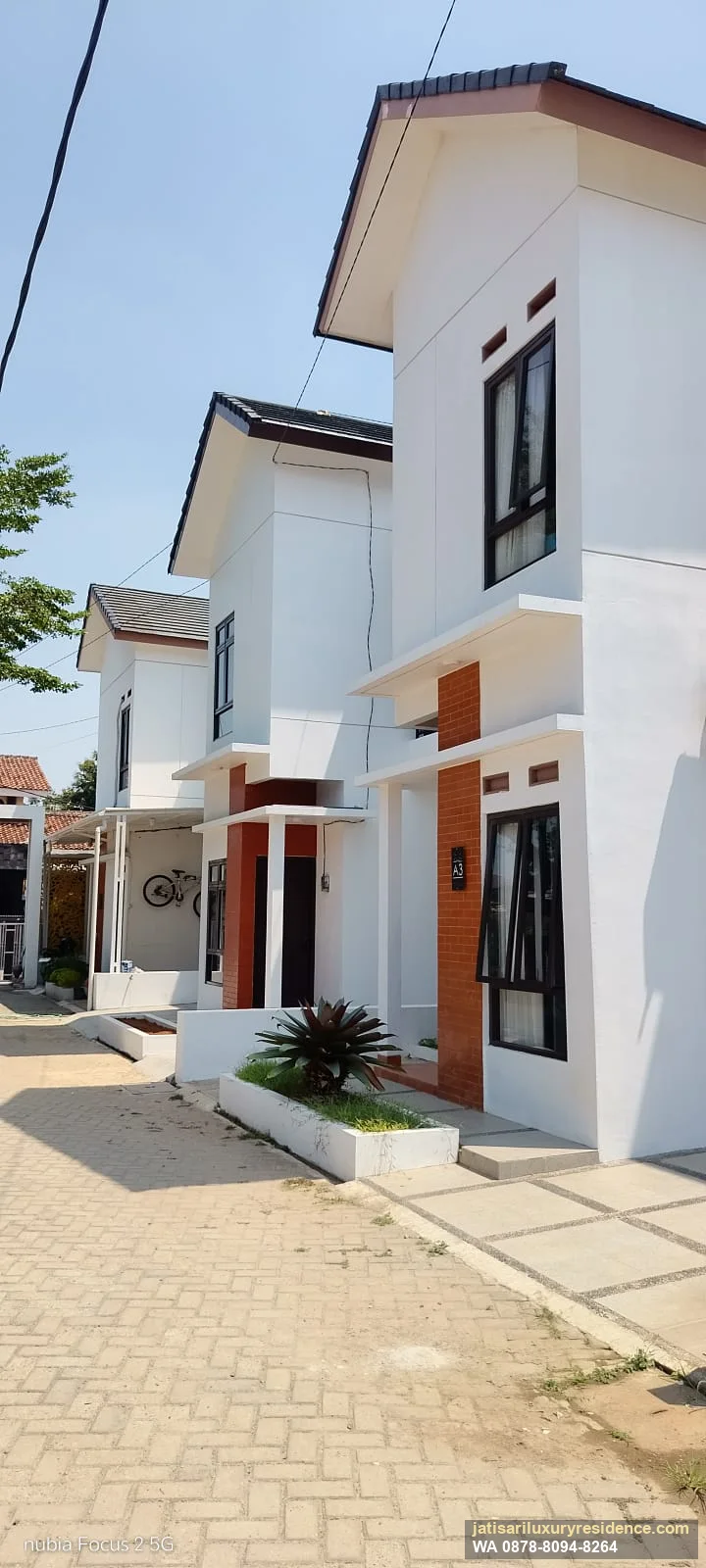 Rumah dua lantai Perumahan Jatisari Luxury Residence