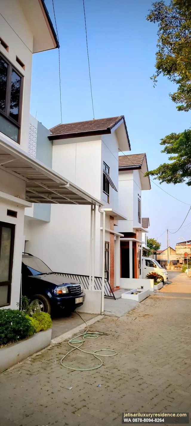 Carport rumah Perumahan Jatisari Luxury Residence